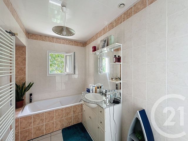 Afficher la photo en grand Maison à vendre - 5 pièces - 115,22 m2 - Les Magnils Reigniers - 85 - PAYS-DE-LOIRE