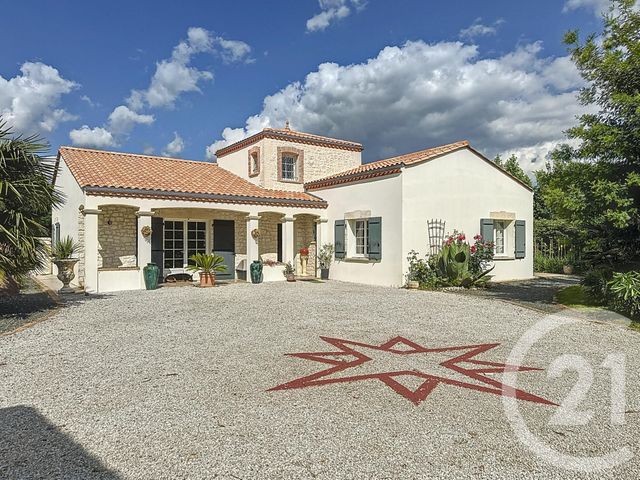 Maison à vendre - 7 pièces - 190 m2 - Fontenay Le Comte - 85 - PAYS-DE-LOIRE