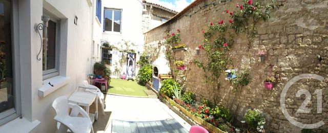 Maison à vendre - 8 pièces - 184,03 m2 - Fontenay Le Comte - 85 - PAYS-DE-LOIRE