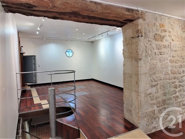 Maison à vendre - 8 pièces - 184,03 m2 - Fontenay Le Comte - 85 - PAYS-DE-LOIRE