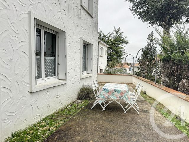 Appartement T2 &agrave; louer - 2 pi&egrave;ces - 29,71 m2 - La Tranche Sur Mer - 85 - PAYS-DE-LOIRE