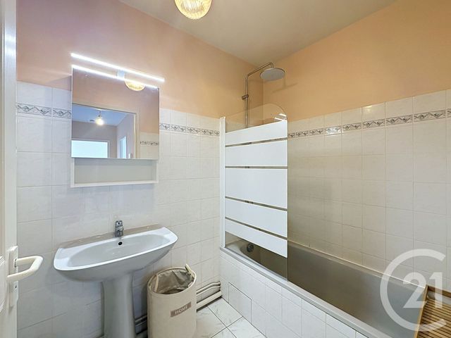 Appartement T2 &agrave; louer - 2 pi&egrave;ces - 52,93 m2 - La Roche Sur Yon - 85 - PAYS-DE-LOIRE