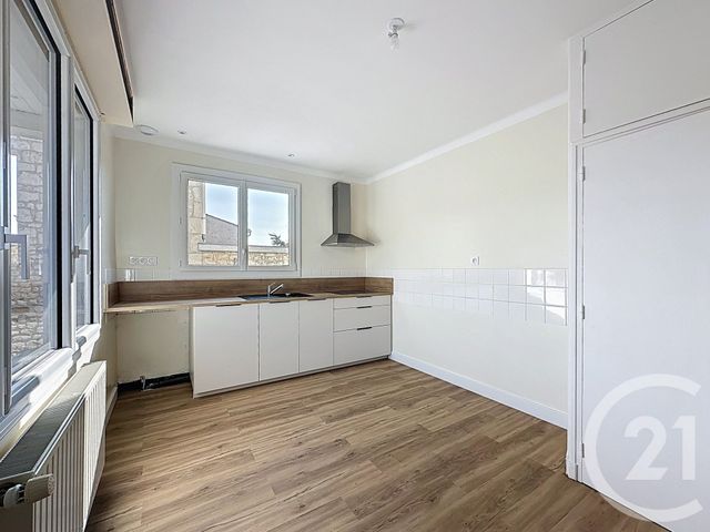 Maison &agrave; louer - 5 pi&egrave;ces - 81 m2 - Lucon - 85 - PAYS-DE-LOIRE