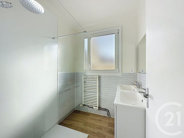 Maison &agrave; louer - 5 pi&egrave;ces - 81 m2 - Lucon - 85 - PAYS-DE-LOIRE