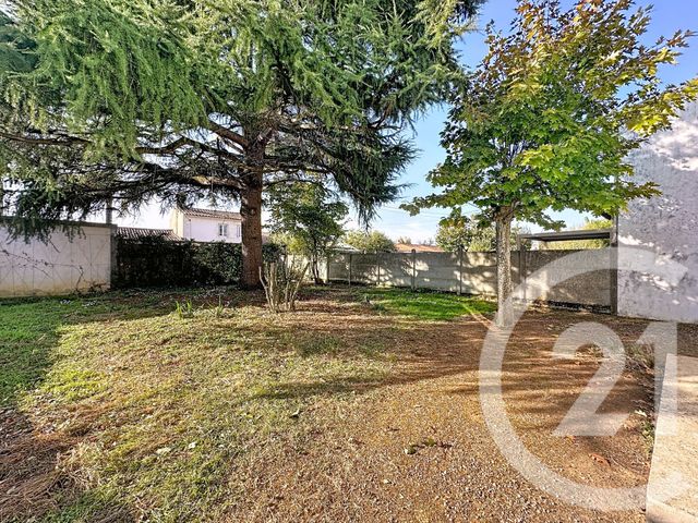 Maison &agrave; louer - 5 pi&egrave;ces - 81 m2 - Lucon - 85 - PAYS-DE-LOIRE
