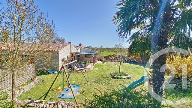 Maison à vendre - 8 pièces - 235 m2 - Lairoux - 85 - PAYS-DE-LOIRE